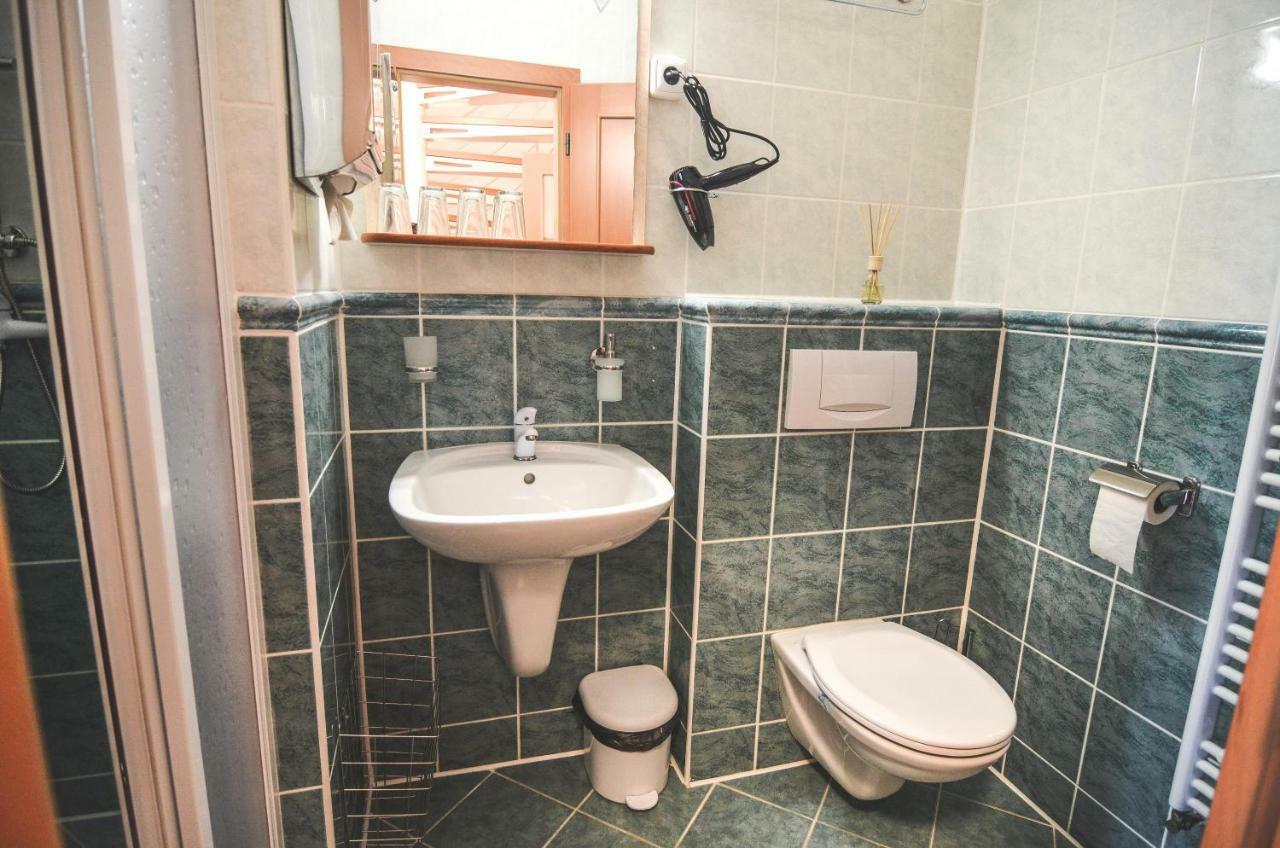 Penzion Pod Radnici Hustopeče Exterior foto